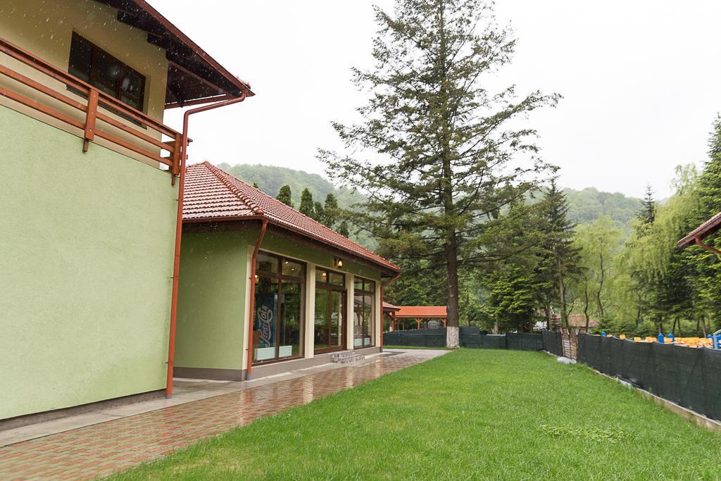 Pensiunea Alpin Luncanii de Jos Exterior foto