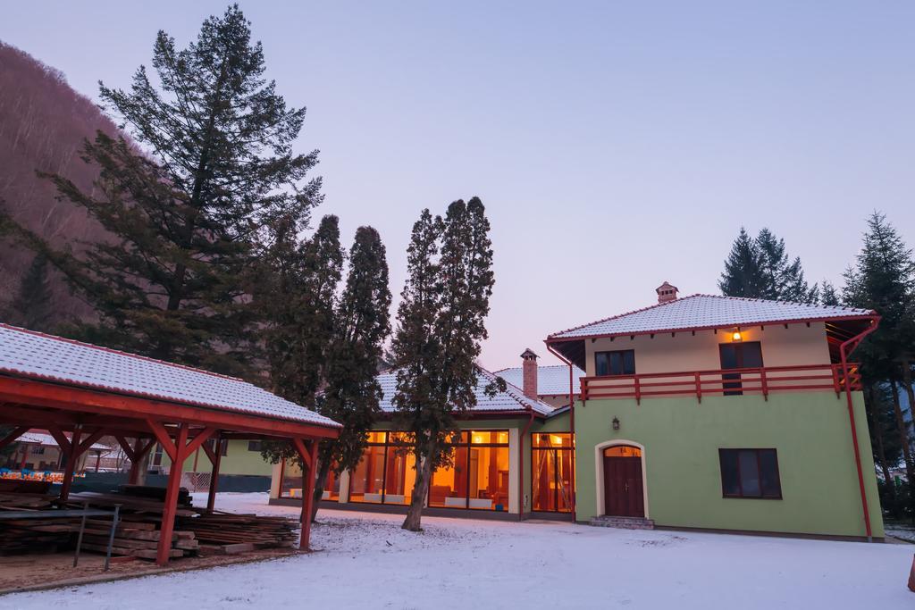 Pensiunea Alpin Luncanii de Jos Exterior foto